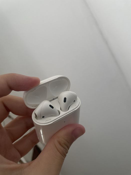 Наушники Airpods