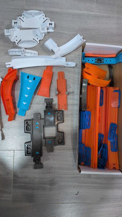 Piste de mașinuțe Hot Wheels