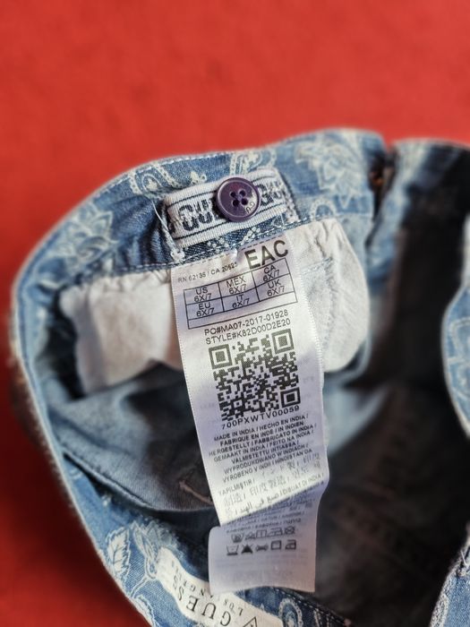 Дънкови панталони Guess