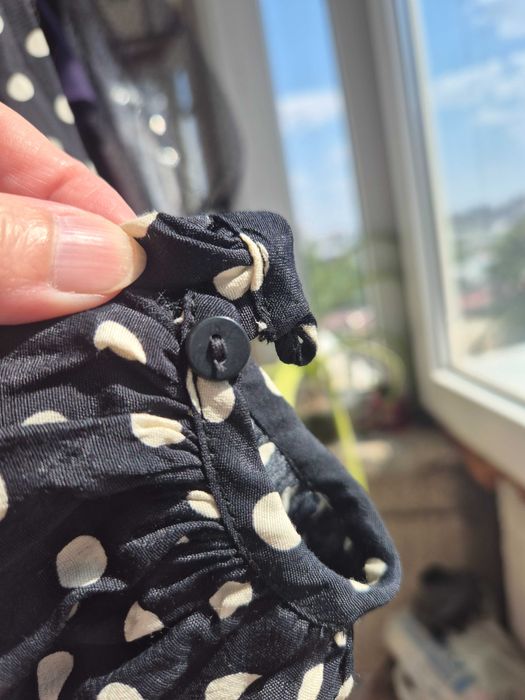 Vand bluza dama, neagra cu buline, L, Mango, cu eticheta, eleganta