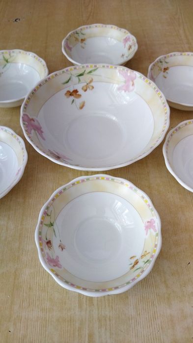 Комплект салатников новый