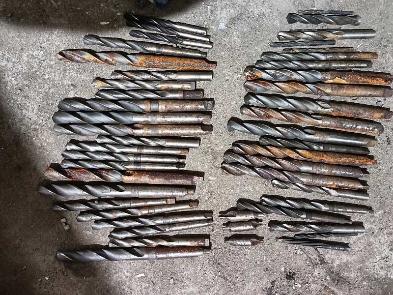 Продам напильники, метчики.