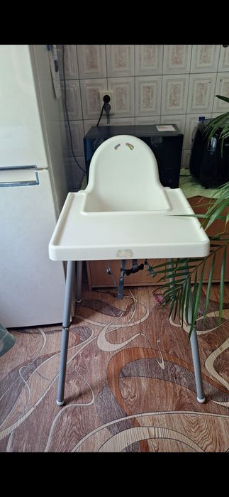 Продается детский стульчик для кормления Икея