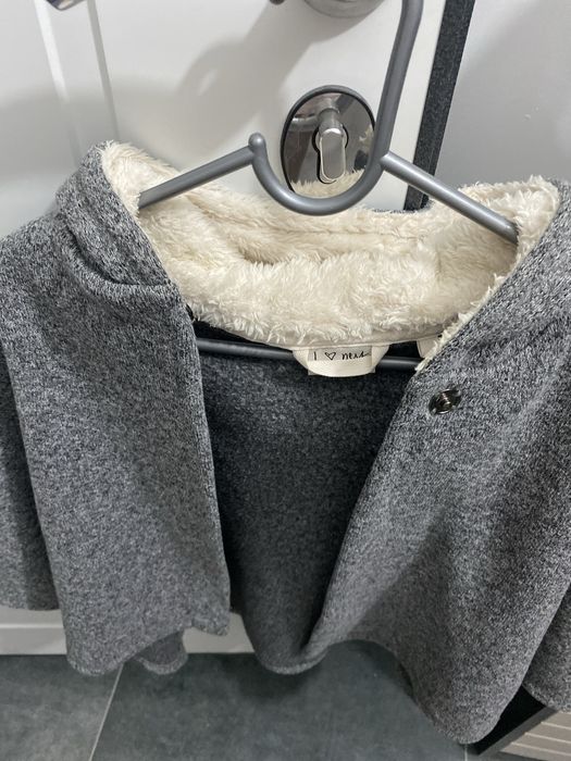 Продается теплая кофта.