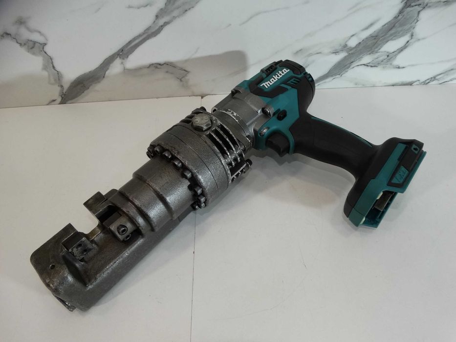 Makita DSC 163 - Машина за рязане на арматура до 16 мм