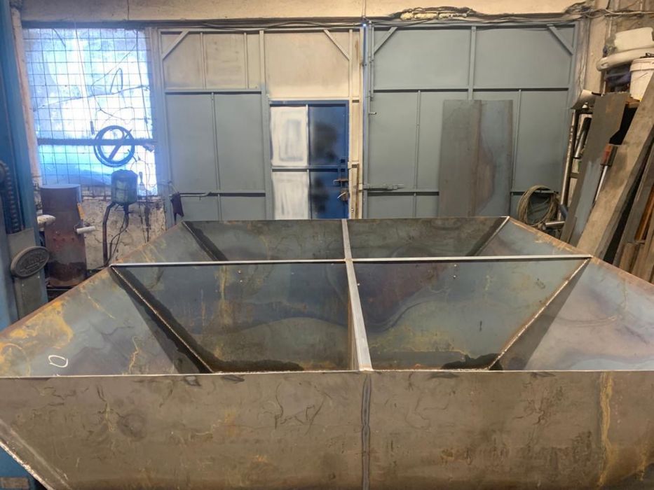 Vand 8 flotoare din tabla 1000€ bucata