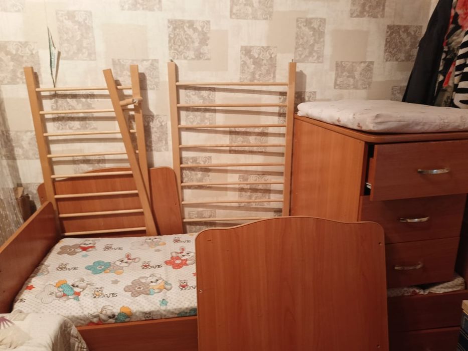 Продам детскую кроватку б/у.