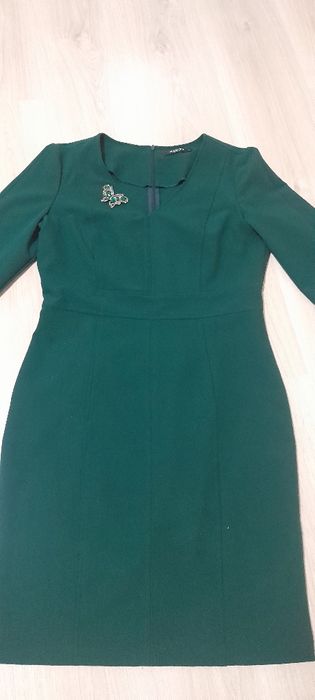 Елегантни рокли Л