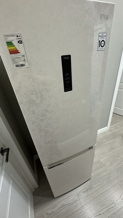 Продам холодильник LG