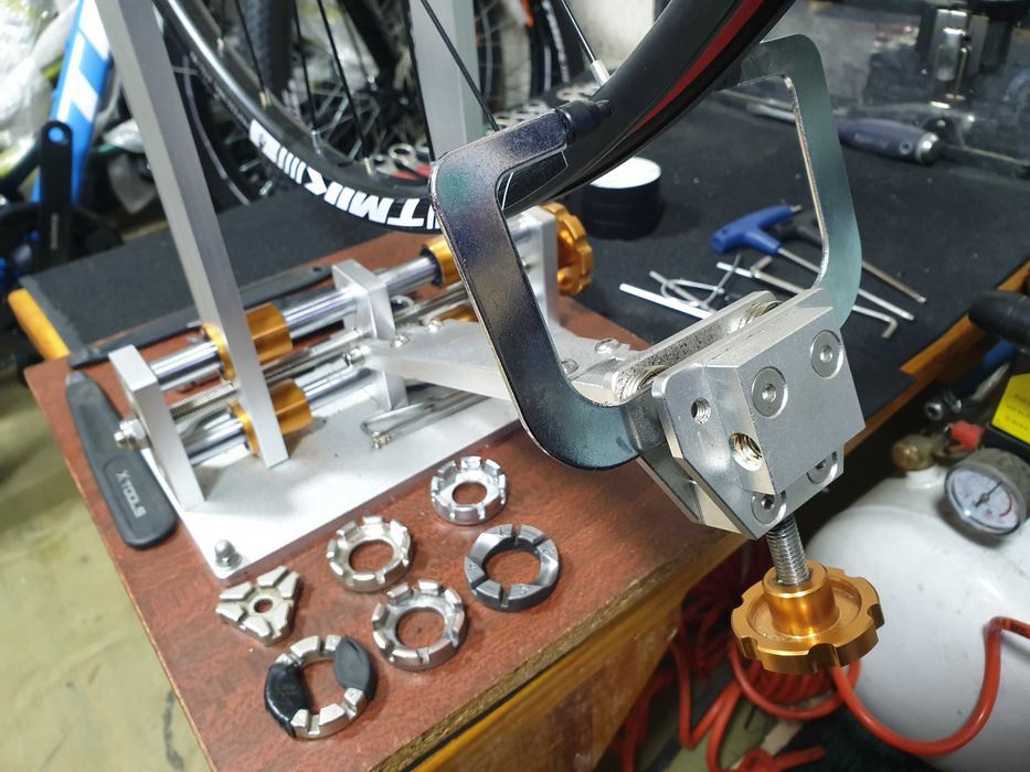 велосипед колесо восьмерка