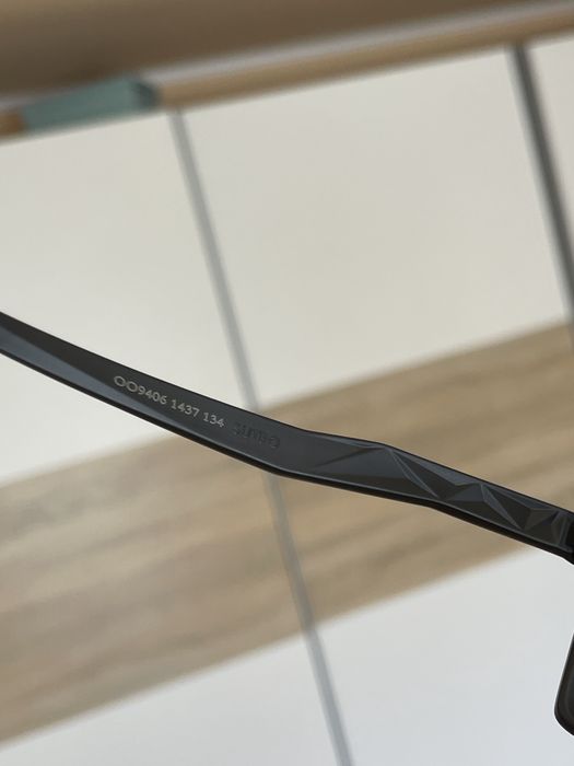 Oakley Sutro Black