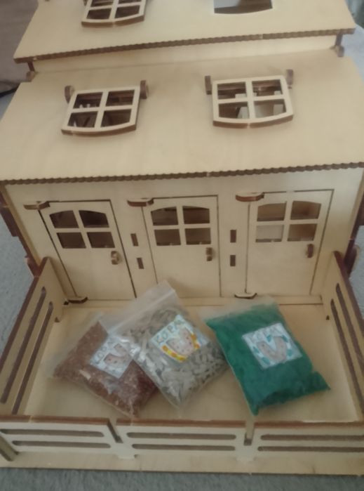 игрушечная деревянная конюшня