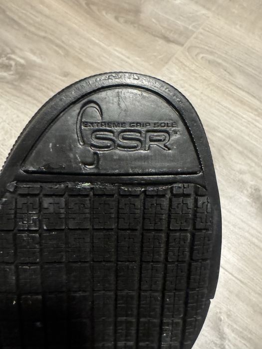 Pantofi de munca cu bombeu