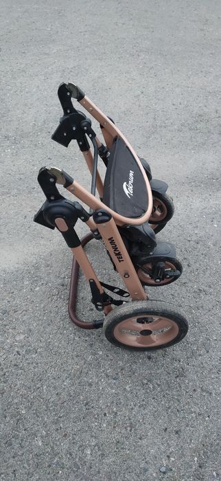 Продам детскую коляску 3 в 1 Teknum