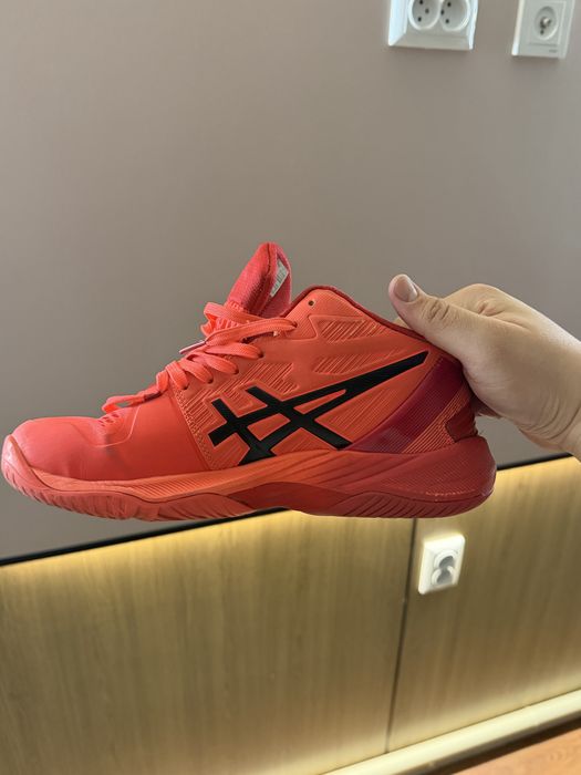 ASICS Sky Elite FF MT 2 в расцветке Tokyo.