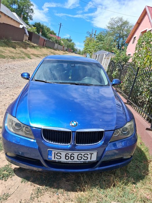 Se  oferă spre vânzare BMW E90