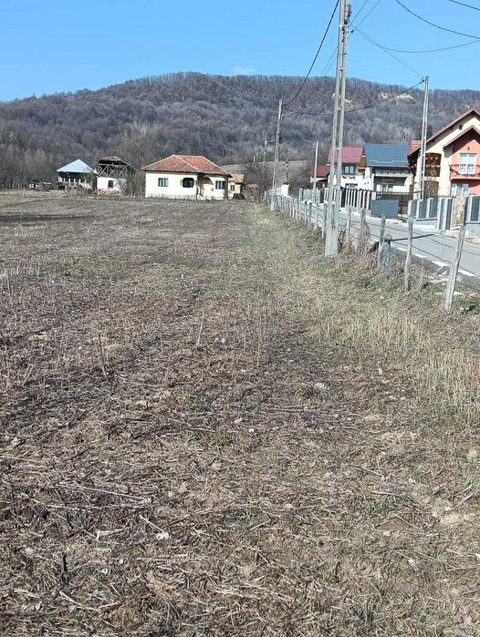 Teren de vanzare – Bunești, Vâlcea, Str. Trandafirilor colț cu Str. Parcului - intravilan 2.342 mp