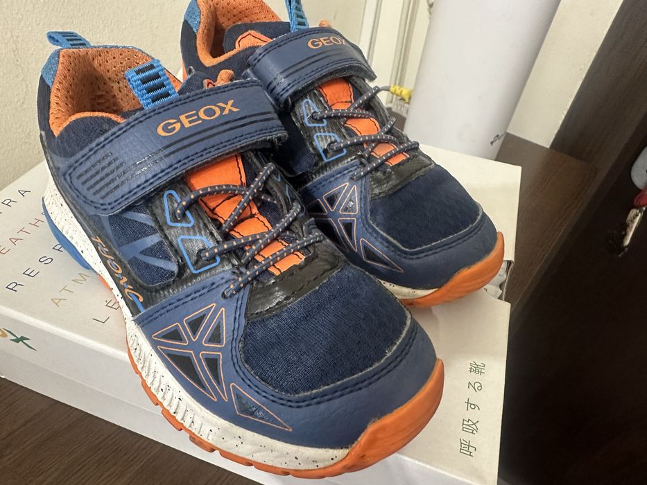 Високи маратонки Quechua номер 32  и Маратонки Geox за момче 31 номер