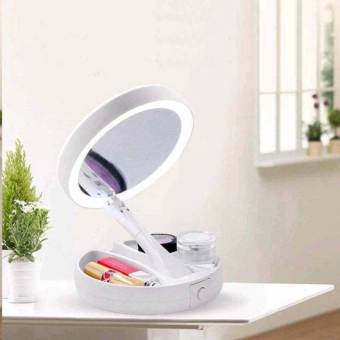 Oglinda rotunda machiaj cu iluminare LED , pliabila