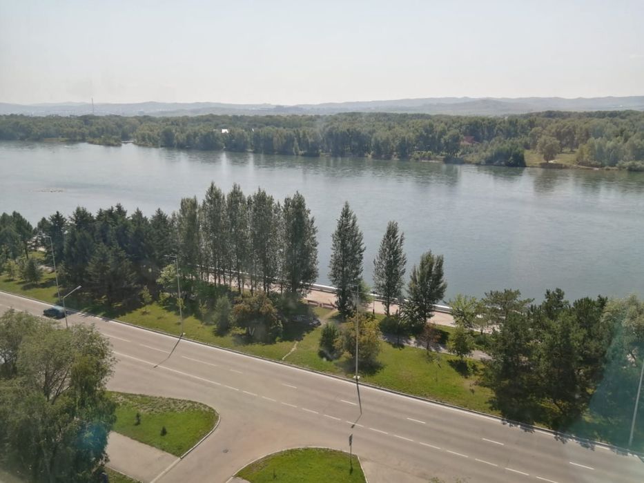 Продам 4-х комнатную квартиру на Стрелке