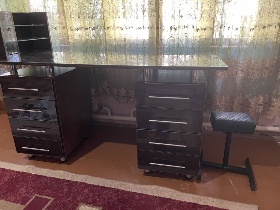 стол для маникюра