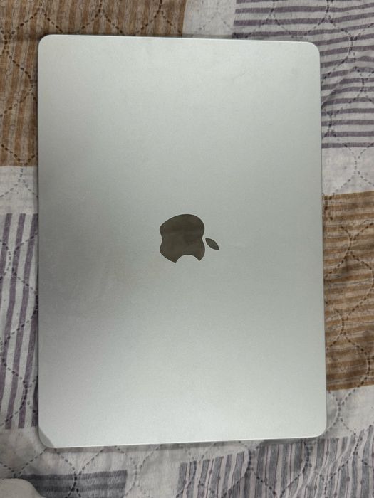 Macbook Air m3 2024