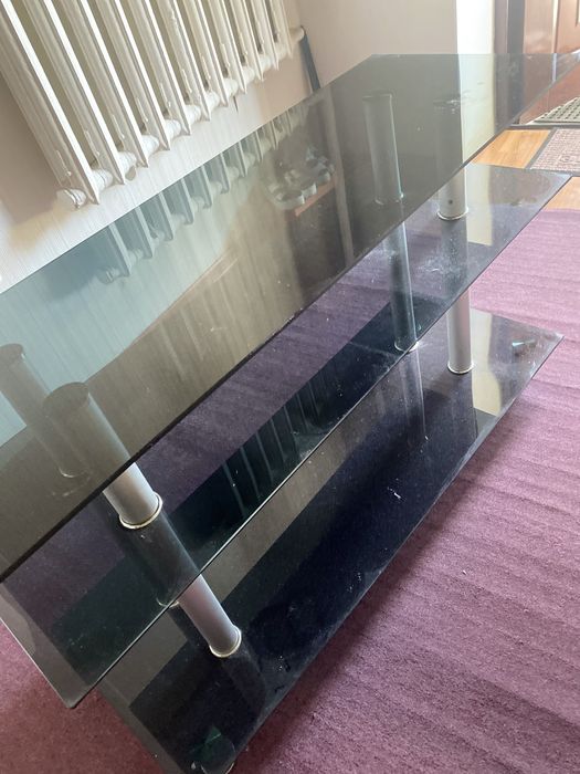 Тумба под телевизор . Стеклянное