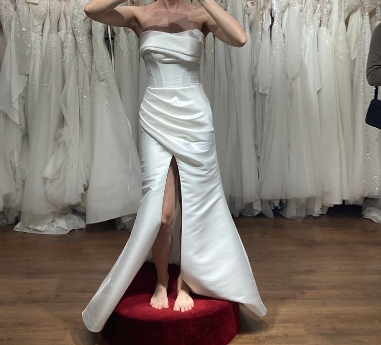 Rochie mireasa stil sirena