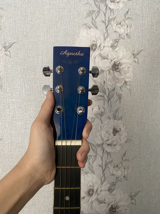 Гитара акустическая