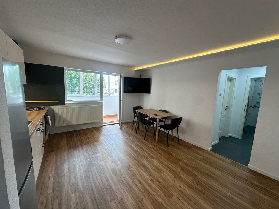 Închiriez apartament 3 camere | Prima închiriere | Renovat complet | Loc Parcare | Zona Big
