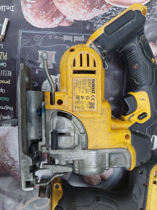 Filetante Dewalt. Fierăstrău pendular 18v.