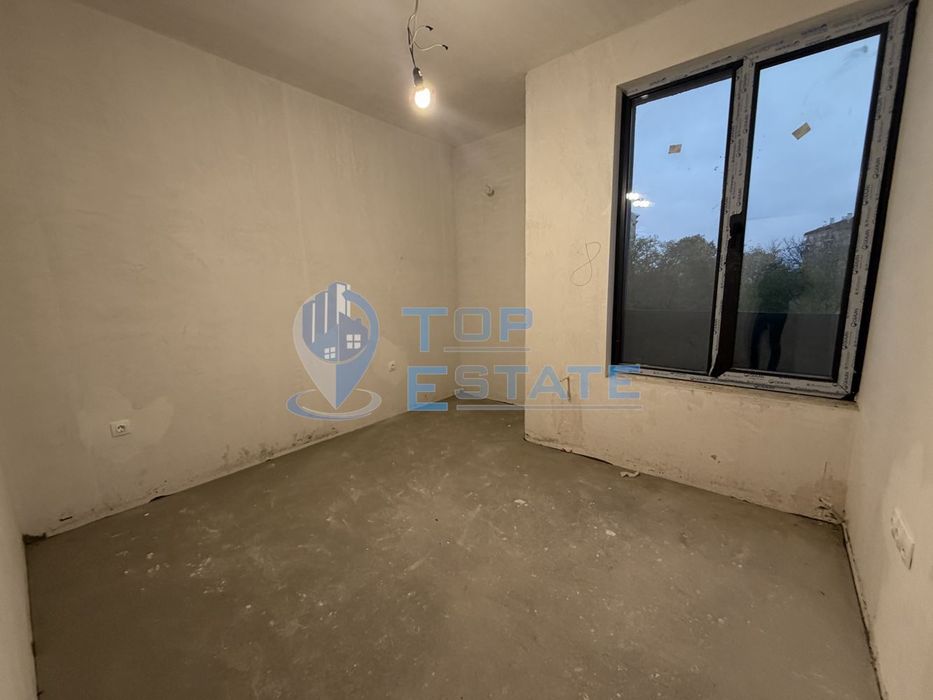 Продава се Тристаен апартамент в Велико Търново, Зона Б - 93 кв.м за 1882 €/кв.м - Снимка #4