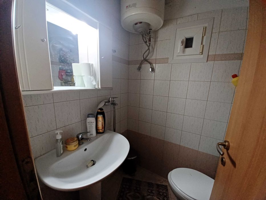 Продава къща 62 м2 с двор 229 м2 в кв. Ривиера, Аспровалта, Гърция