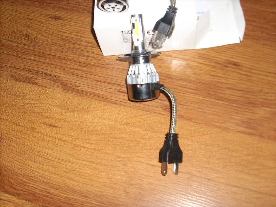 автомобилни лед крушки силвърлед Н4