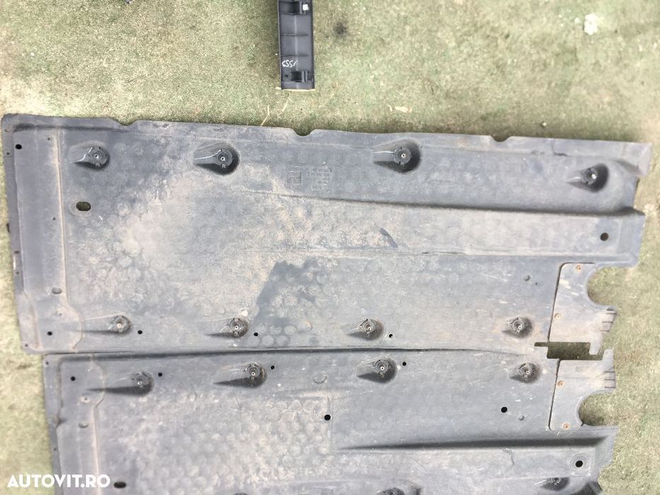 Scut Caroserie / Protectie Plastic Stanga sau Dreapta VW Golf 5 2003 - 2008 COD : 1K0 825 211 E / 1K0825211E / 1K0825212K / 1K0 825 212 K