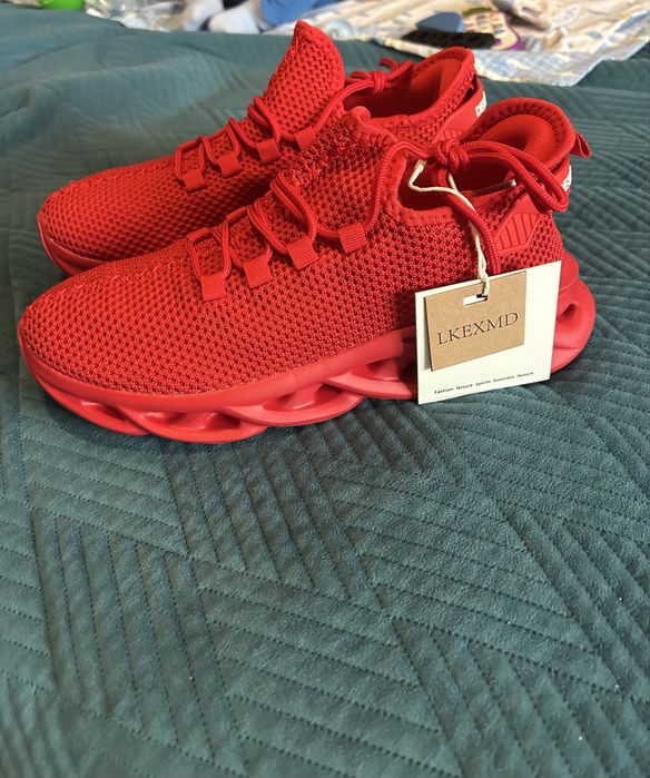 De vanzare  Adidași +. Cada de bebe