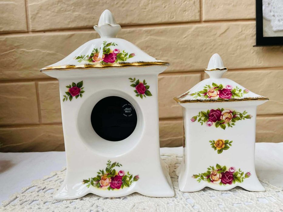 ROYAL ALBERT красив часовник от Англия от костен порцелан