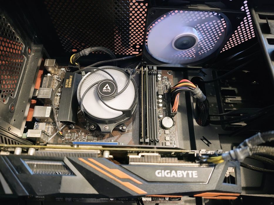 Placa de baza Gigabyte B550M DS3H