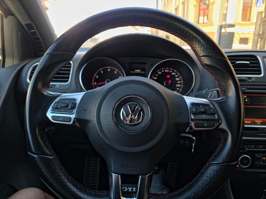 VOLKSWAGEN Golf 2011 — imagine 5