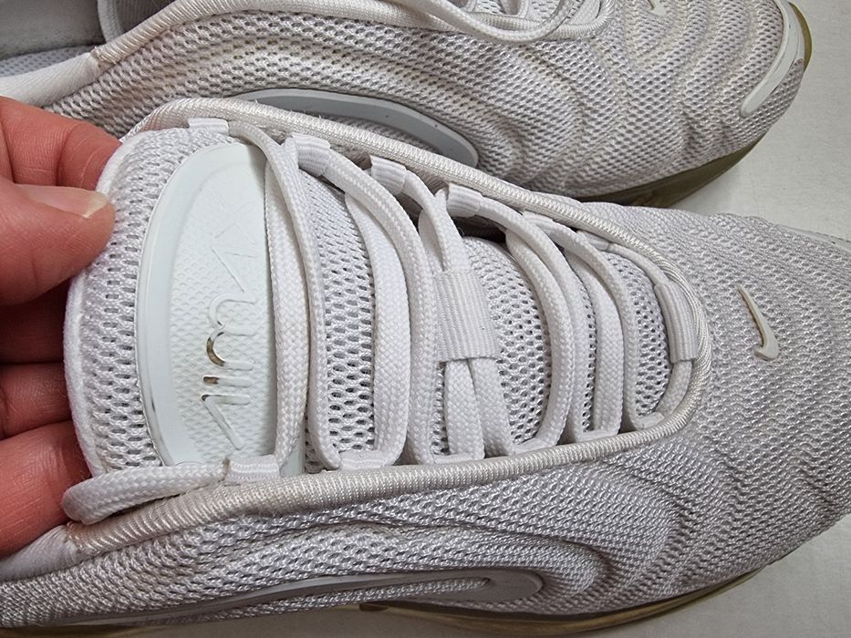 Дамски бели маратонки  Nike Air Max 720