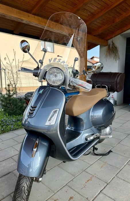 Piagio Vespa GTS 300