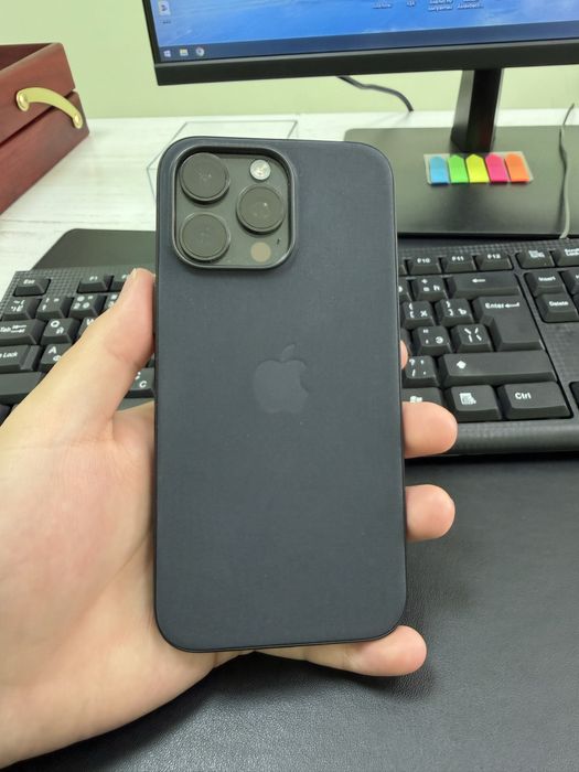 Оригинал чехол на iPhone 15 Pro Max