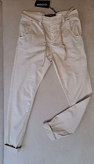Дамски дънки и панталони-Нови (Coconuda,Guess,Roberta Biagi