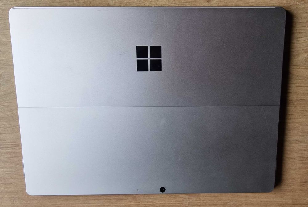 Tableta / laptop Microsoft Surface Pro 8, i5-1145G7, 16GB, 256Gb SSD