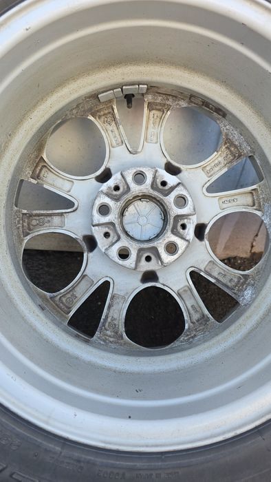 Джанти за BMW 17" със зимни гуми.