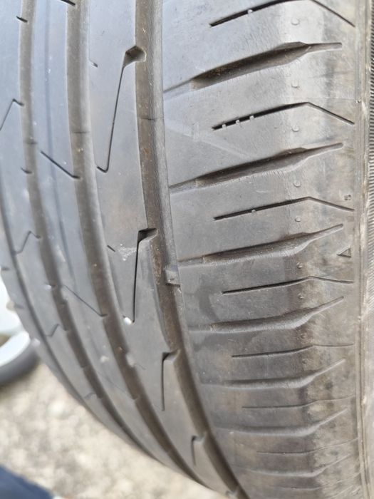 Anvelope Hankook 215 50 18 și 235 55 18 de vara