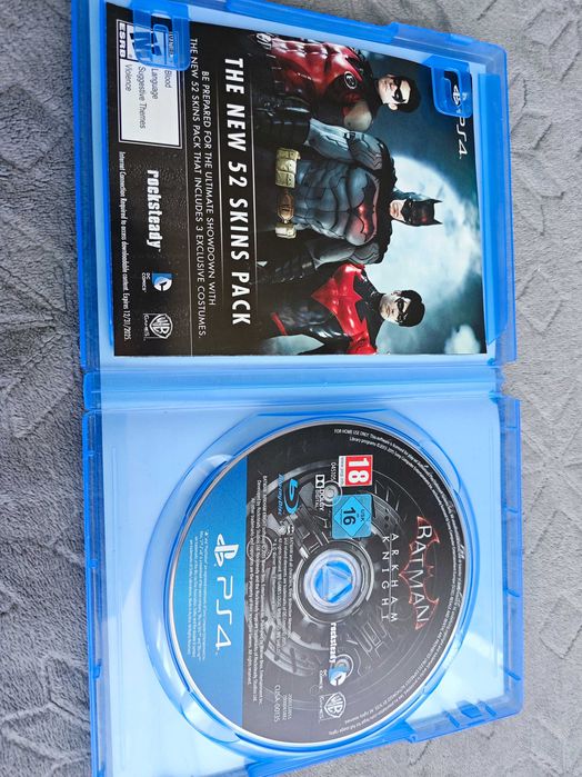 Продавам BATMAN Arkham Knight PS4