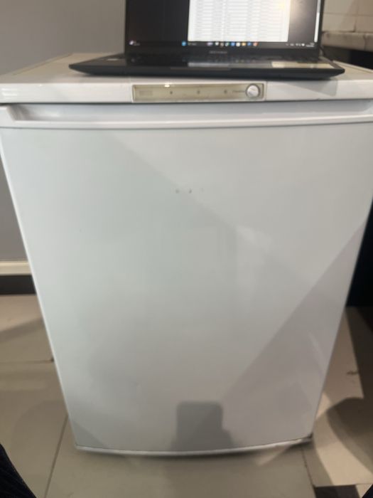 Продам на запчасти, морозильник