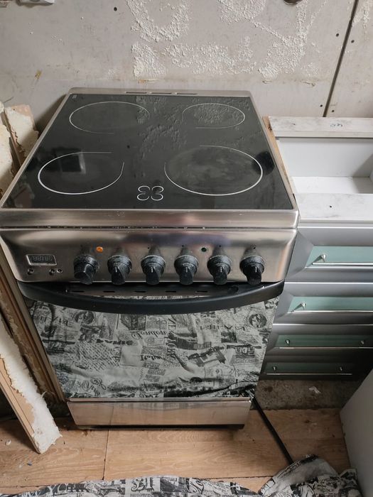 Электроплита с духовкой