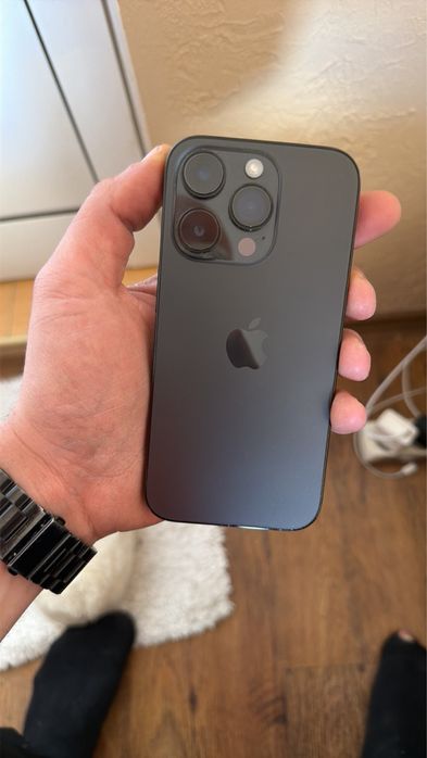 Продавам Iphone 14 pro